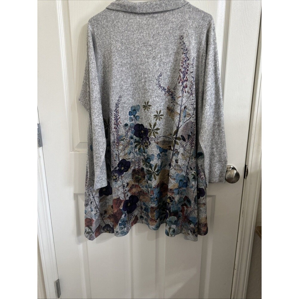 Et’Lois M Full Zip Cardigan Wearable Art, Boho, Grey With Floral Garden - Picture 3 of 6